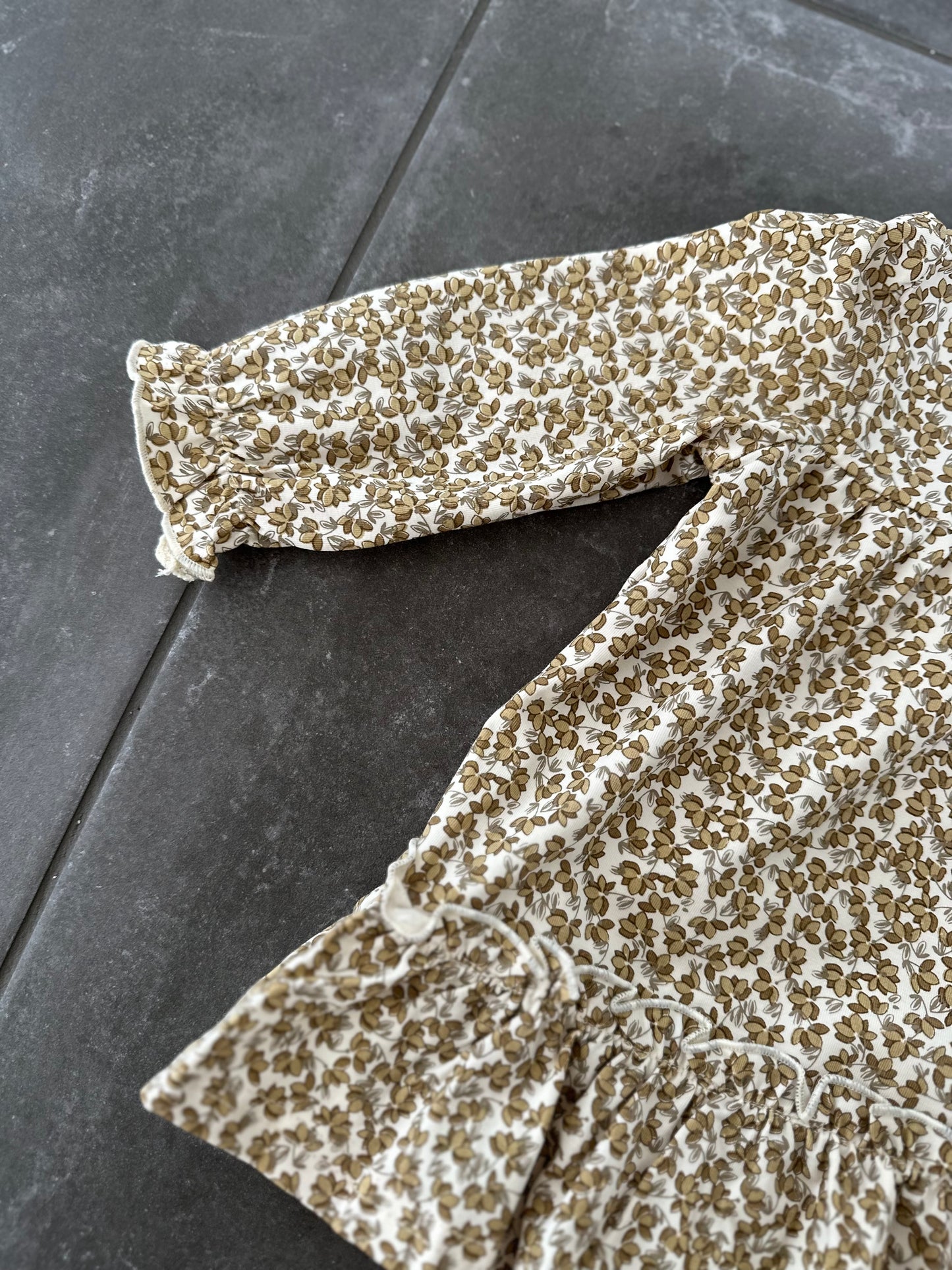 Beige bloemetjes jurk met maillot