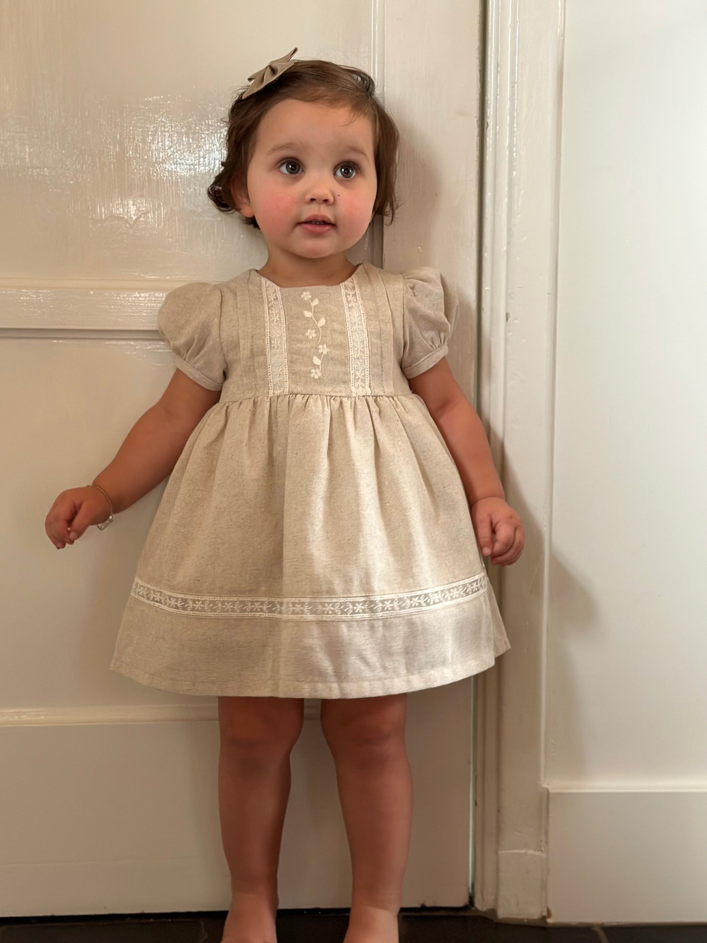 Beige linnen jurkje