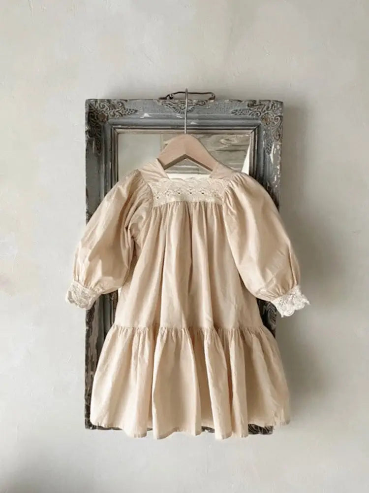 Jurk met kant beige