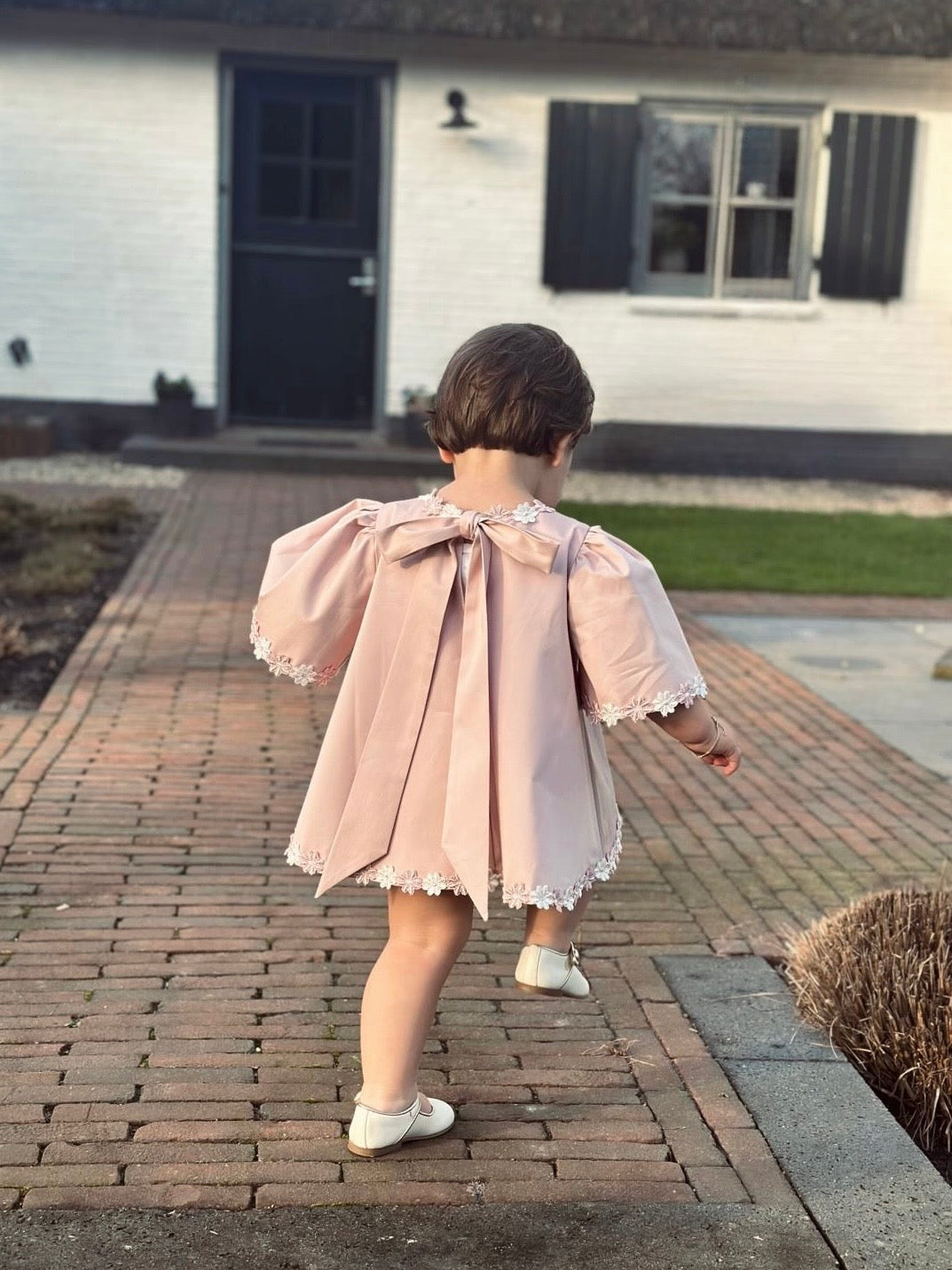 Jurk roze met kant LouLou