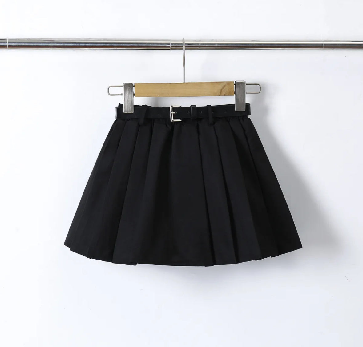 Plooi rok met riem zwart