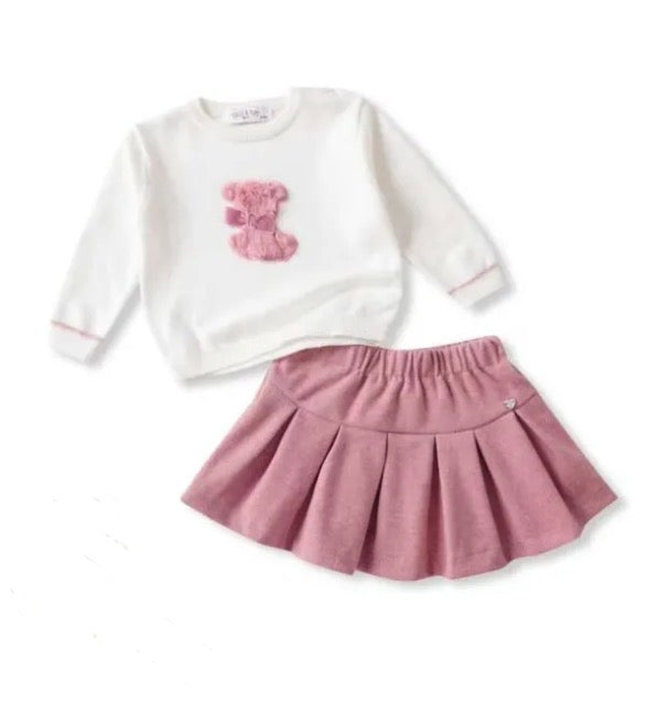 Roze rokje met wit truitje en beer