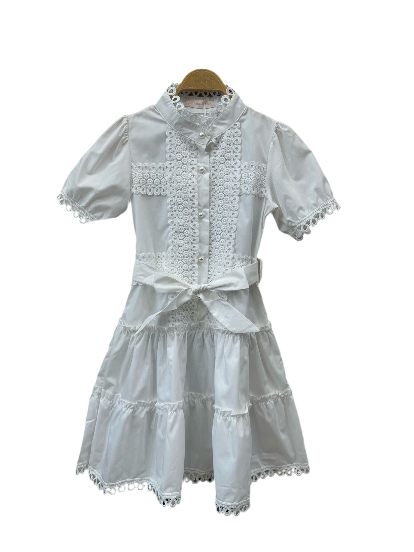 Witte jurk kortemouw en kant