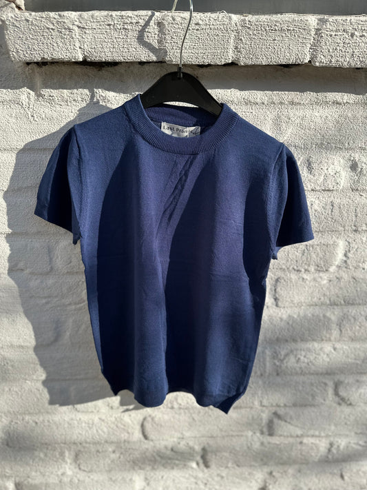 Blauwe gebreid truitje met ronde hals