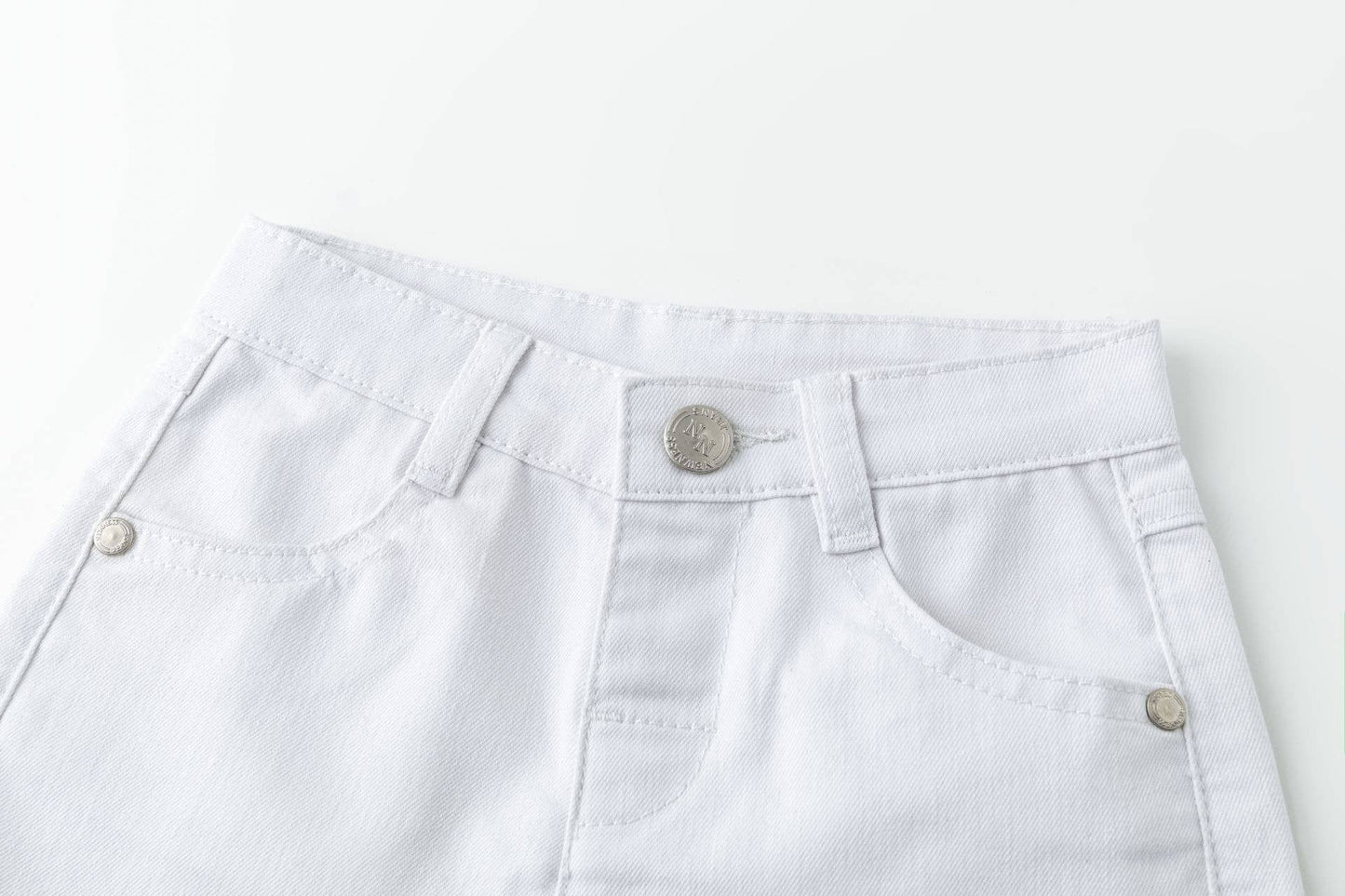 Witte baby jongens spijkershort
