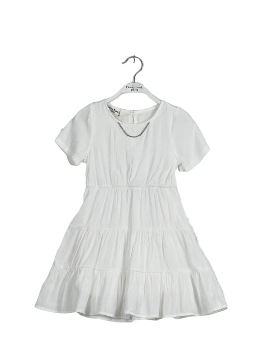 Witte jurk met ketting