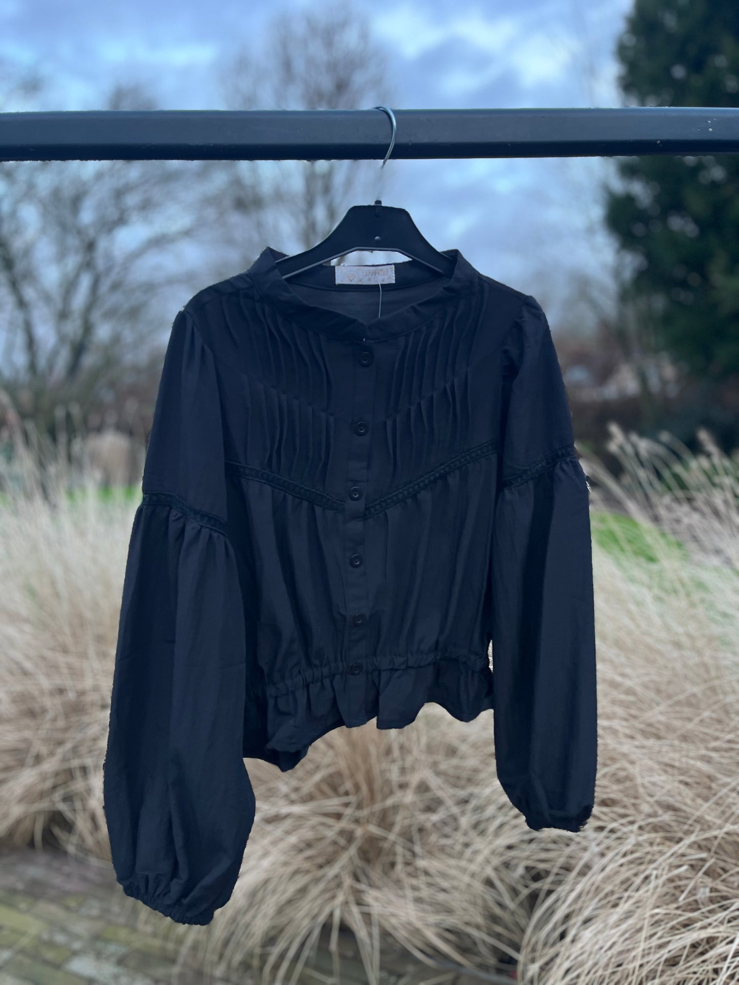 Blouse zwart met pofmouw
