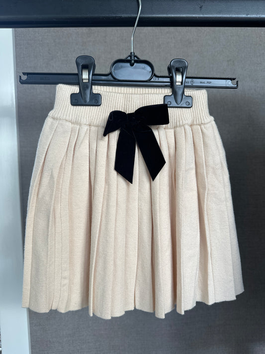 Gebreid beige rokje met strik
